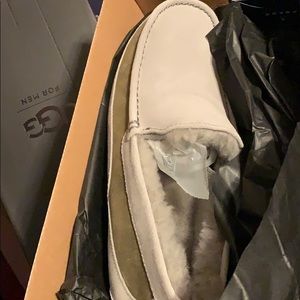 Ugg Men’s Ascot Slippers size 11